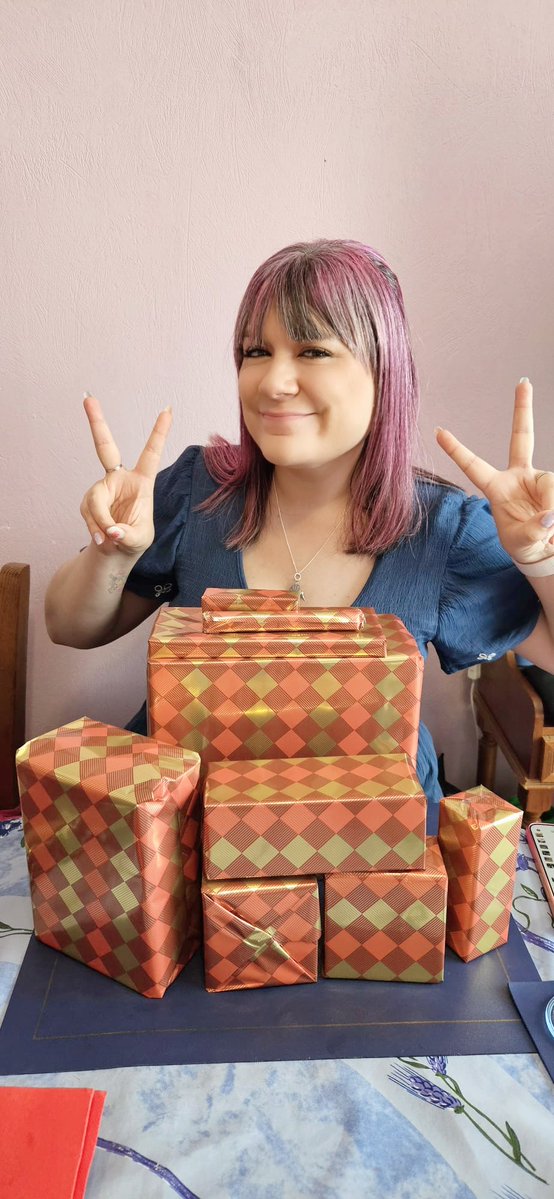 kaorinchan's tweet image. Et voilà ! Un an de plus et un prénom modifié par le pouvoir du pâtissier. En tout cas, super gâtée et ma journée est pas encore finie 🥰