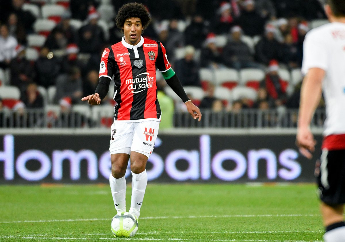 datASNL's tweet image. Le chiffre du jour

2 - Comme le nombre de joueurs du dernier match Nice-ASNL qui sont présents cet après-midi.
Du côté niçois, Dante en tant que joueur et du côté nancéien, Michaël Chrétien en tant que directeur sportif.

#OGCNice #ASNL