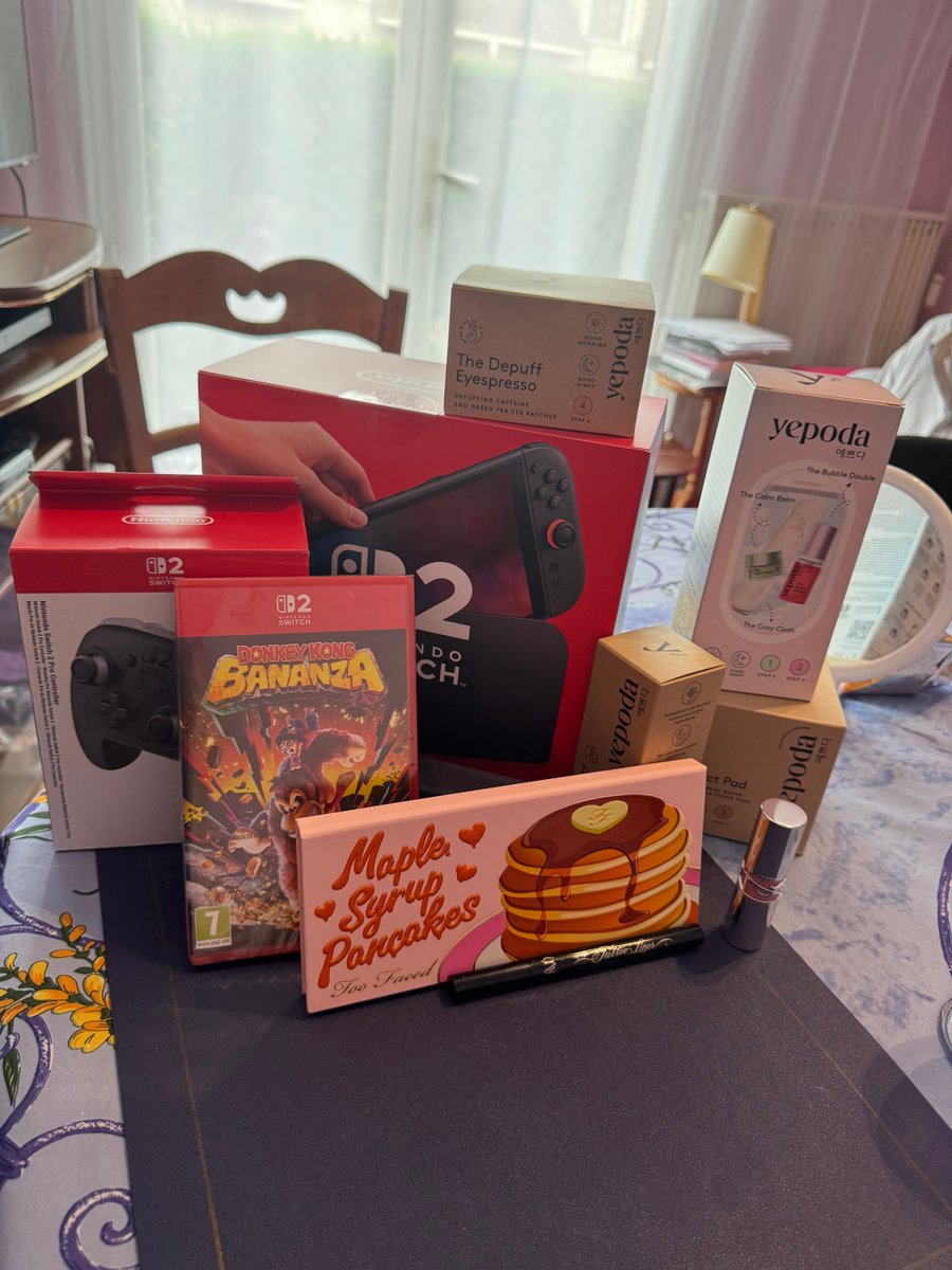kaorinchan's tweet image. Et voilà ! Un an de plus et un prénom modifié par le pouvoir du pâtissier. En tout cas, super gâtée et ma journée est pas encore finie 🥰