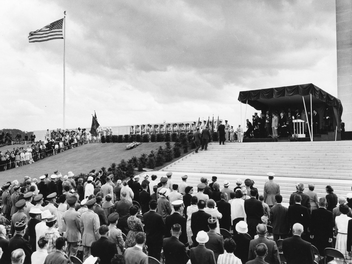 usabmc's tweet image. 📸 On July 19, 1960, Lorraine American Cemetery was formally dedicated, with an international audience in attendance to honor the more than 10,000 Americans laid to rest here—the largest number of graves of our military dead of World War II in Europe.
65 years later, we remain…