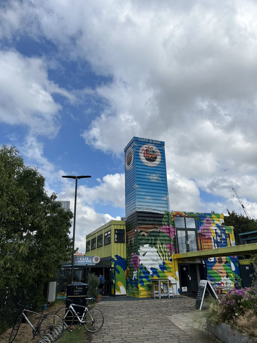 BBCTomEdwards's tweet image. The View Tube cafe on the Olympic site has changed a bit since
I was last here (prob 12 years ago). It was a popular place for filming the developing Olympic site . If you are close check it out … nice spot and some flamenco dancing #london viewtubecafe.co.uk