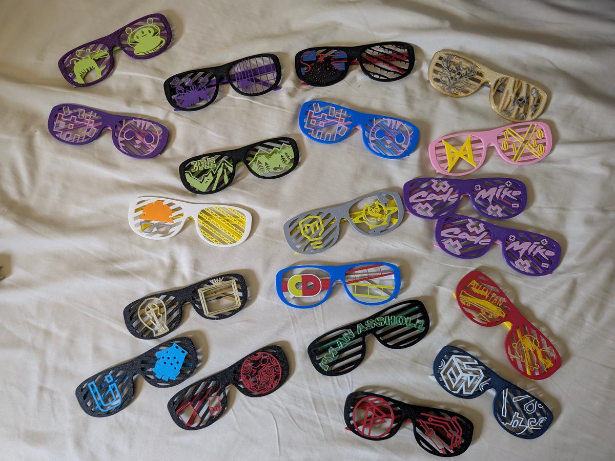 norph_star's tweet image. Can't wait to hand some of these out at #OpenSauce. May the odds be in my favor in finding these creators