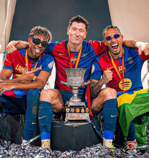 يا كوليز حبايب قلبي شيلو ليفا وحطو  مكانة راشفورد