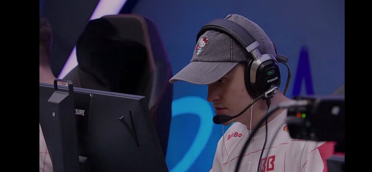 Love the Hellokitty hat💪