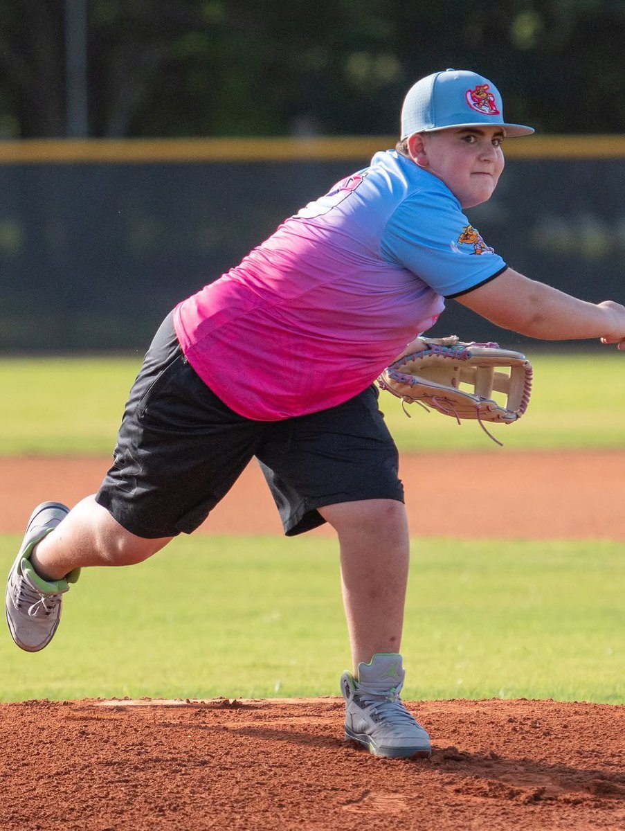 beachboysbsb's tweet image. Today’s SFCBL Championship will start off with a first pitch thrown out by Big Justice who will be throwing to West Boca 10U All Star Nathaniel Sallah.
@ajbefumo