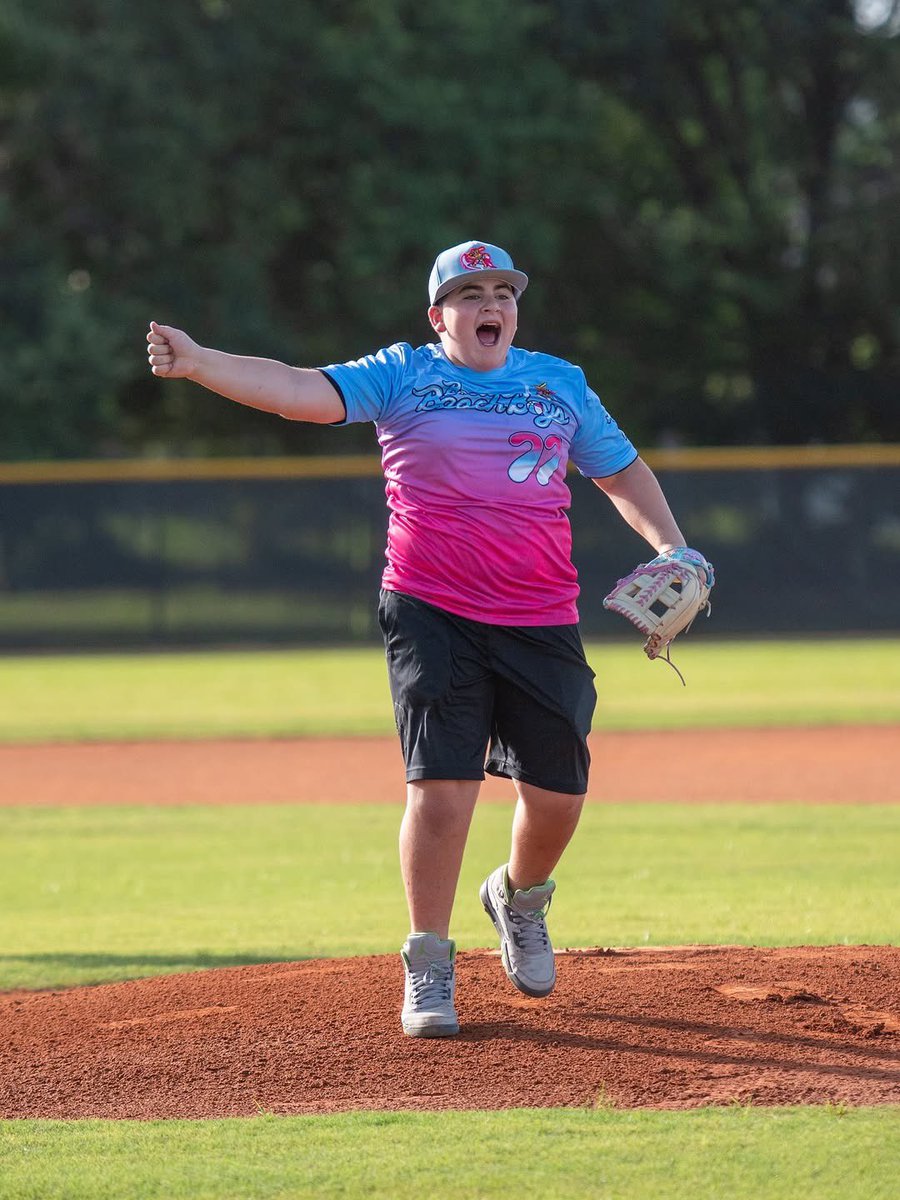 beachboysbsb's tweet image. Today’s SFCBL Championship will start off with a first pitch thrown out by Big Justice who will be throwing to West Boca 10U All Star Nathaniel Sallah.
@ajbefumo