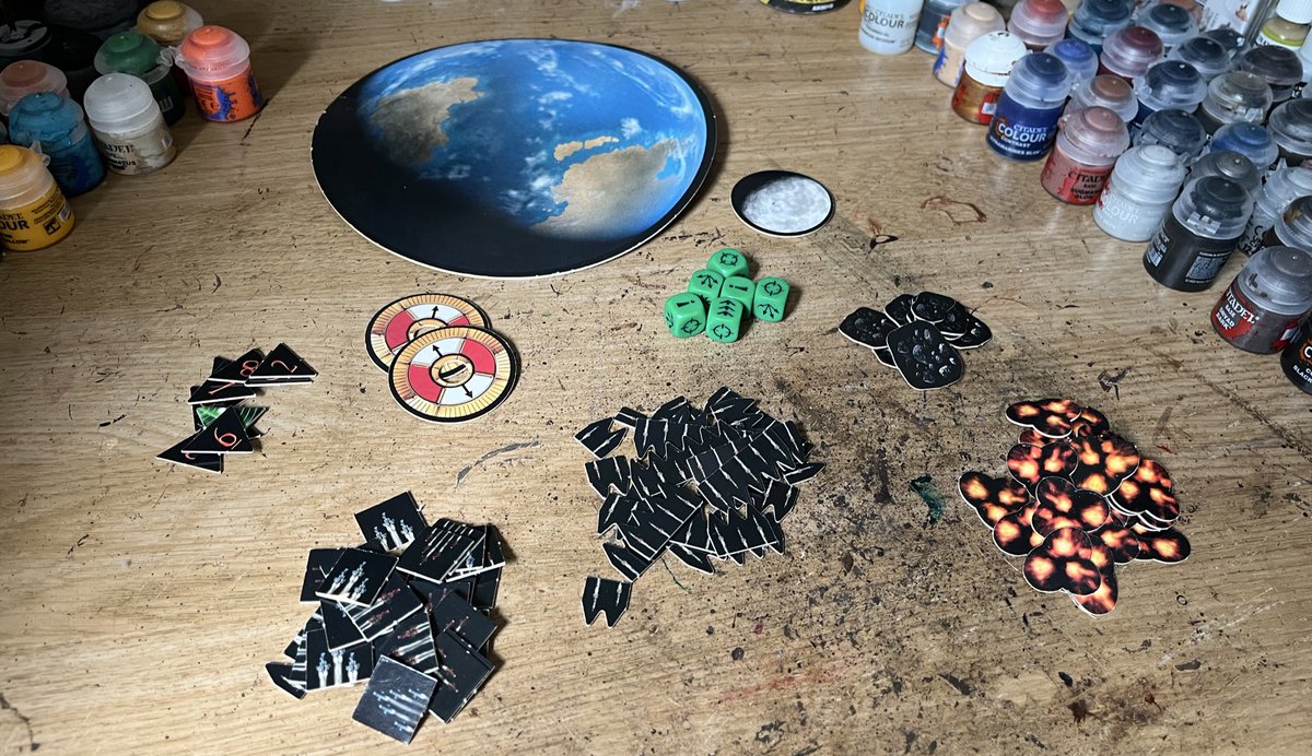 tomjmegan's tweet image. Battlefleet Gothic (nostalgia) recovered from Egan Heavy Industries Strategic Reserve (I.e. the attic).
One of the finest Specialist Games ever produced by GamesWorkshop.
So many good memories playing this.
Compete introductory box, w/Armada supplement.
#Wargaming #OldHammer