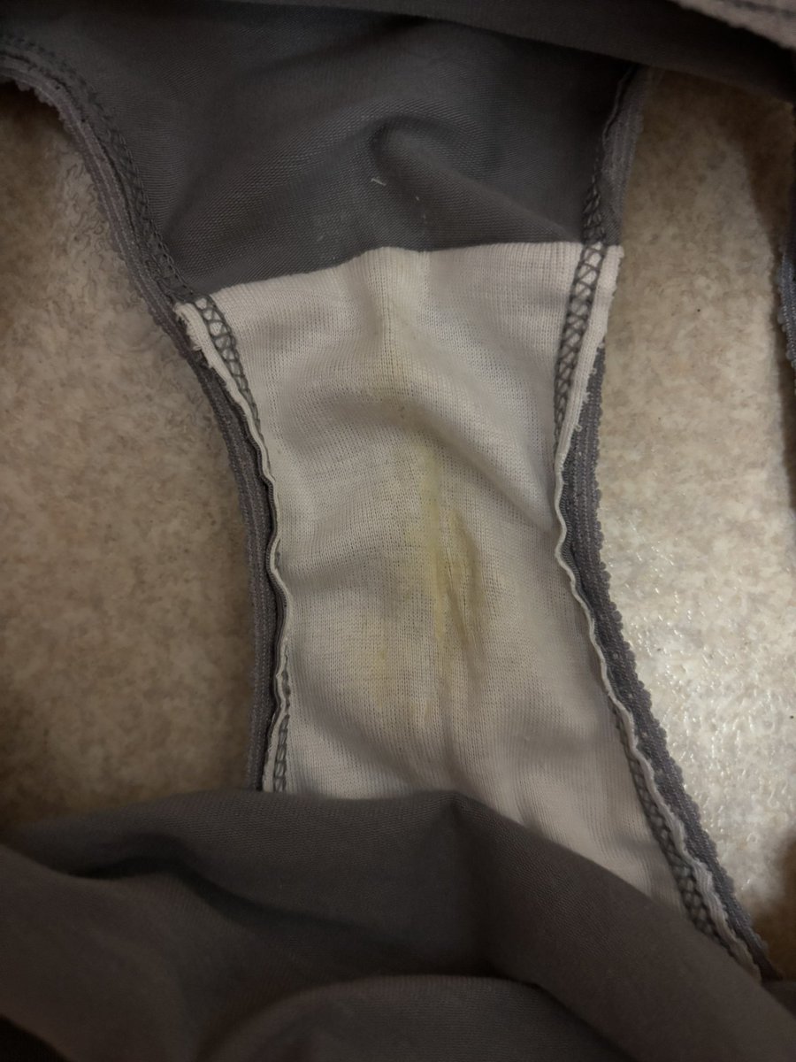 24時間着用❣️とおなしてます🤫
日曜日14時まで募集～1500円と送料でお譲りします🍀

 #下着取引 #下着販売 #下着売り子  #パンツ販売 #パンツ売ります #使用済みパンツ #下着売ります  #売り子 #OL #足もの売ります #ブラジャー売ります