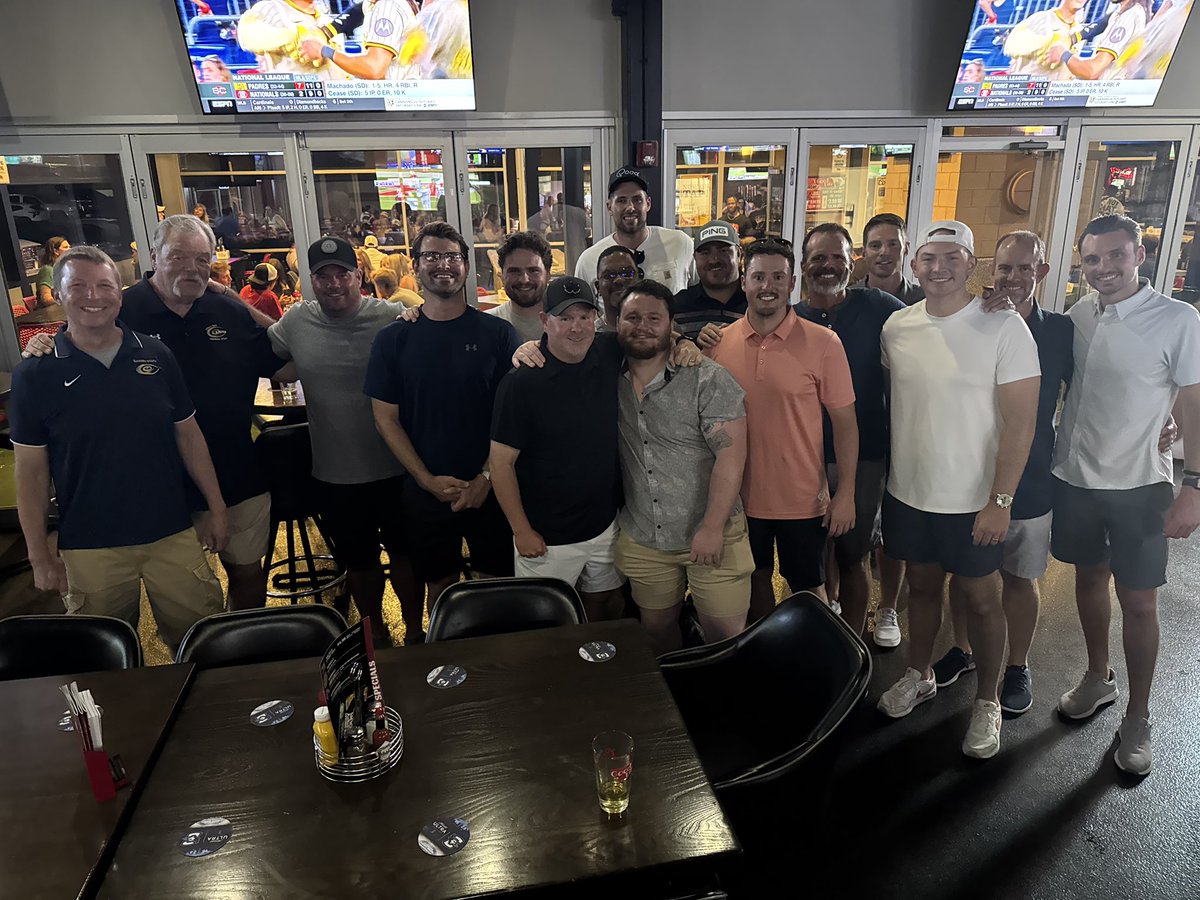It was great to catch up with some of the 2015 State Championship players and coaches last night! It’s crazy to think that it’s been 10 years! Lives have changed but the brotherhood is as strong as ever!

#Family #RollStorm 🏈⚡️
