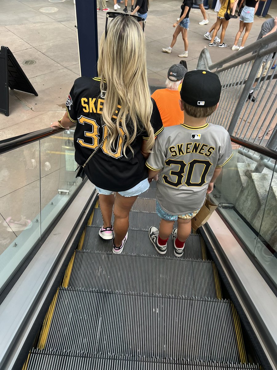 ChrisWRHI's tweet image. Fantastic night in the Burgh as JP experienced his first @Pirates game at PNC park…