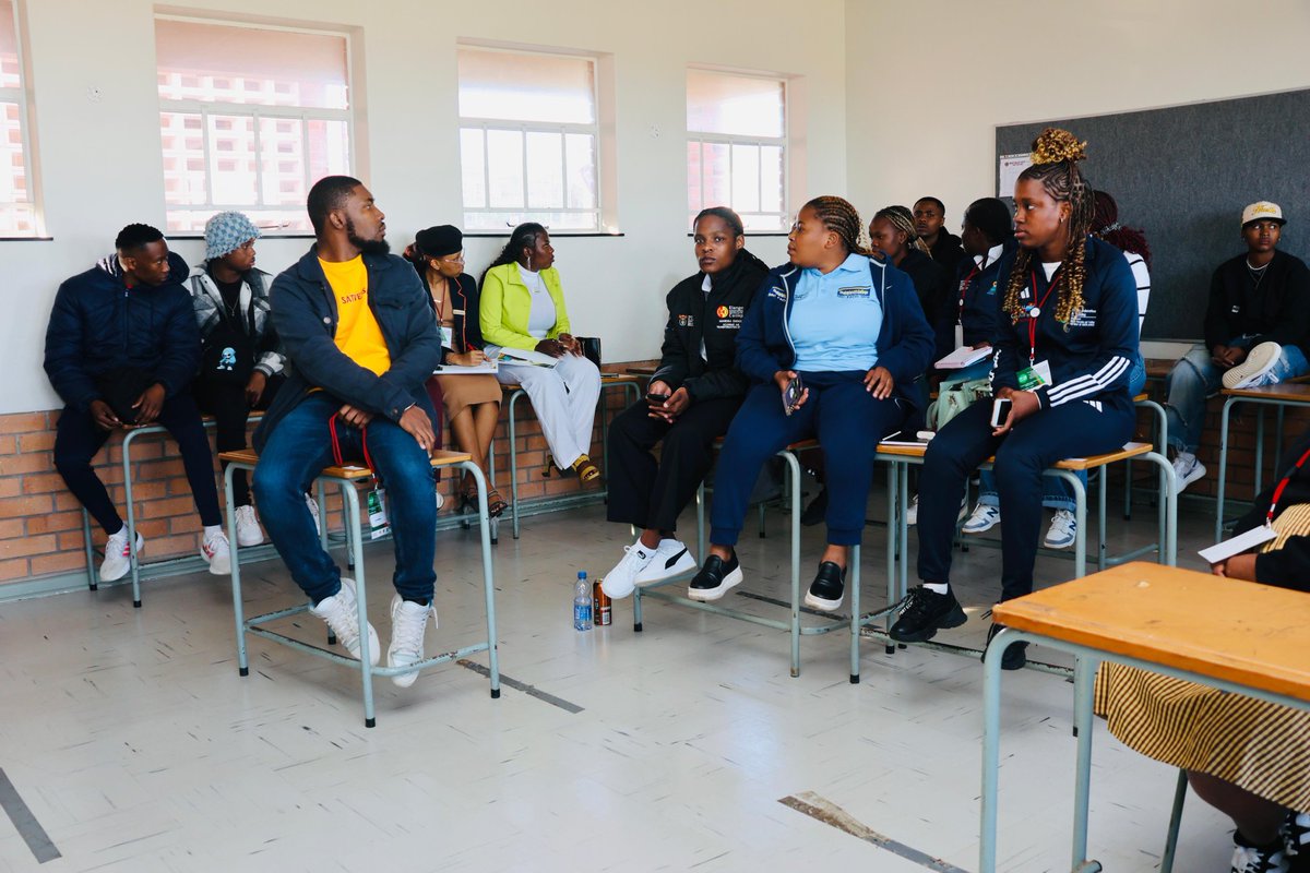 HigherEduGovZA's tweet photo. Key topics under discussion include:
*NSFAS Policies and Processes
*Promulgation of the SRC/SATVETSA Plan of Action
*Communication Strategies (Internal and External)
*College Governance Structures and Areas of Influence for SRCs
#StudentLeadership2025 #SATVETSA
#SRCInduction https://t.co/j5B1V0kAVV