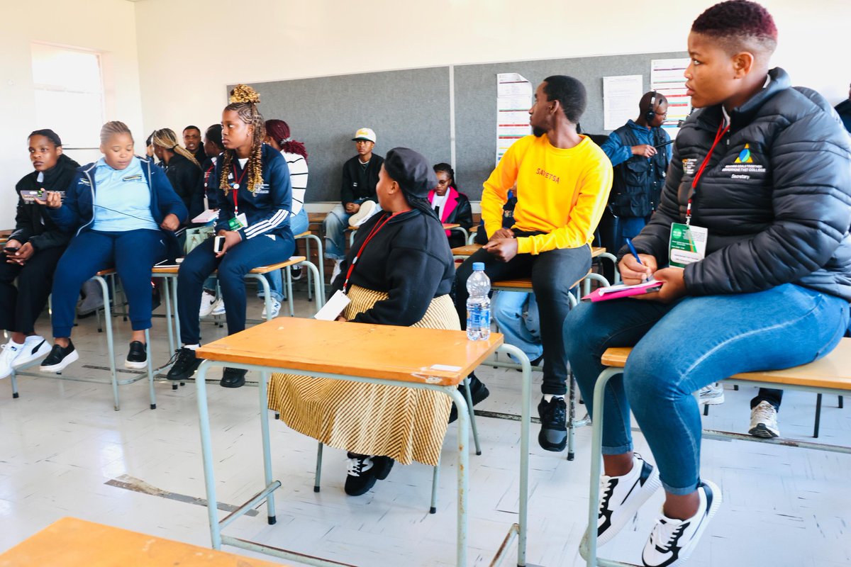 HigherEduGovZA's tweet photo. Key topics under discussion include:
*NSFAS Policies and Processes
*Promulgation of the SRC/SATVETSA Plan of Action
*Communication Strategies (Internal and External)
*College Governance Structures and Areas of Influence for SRCs
#StudentLeadership2025 #SATVETSA
#SRCInduction https://t.co/j5B1V0kAVV