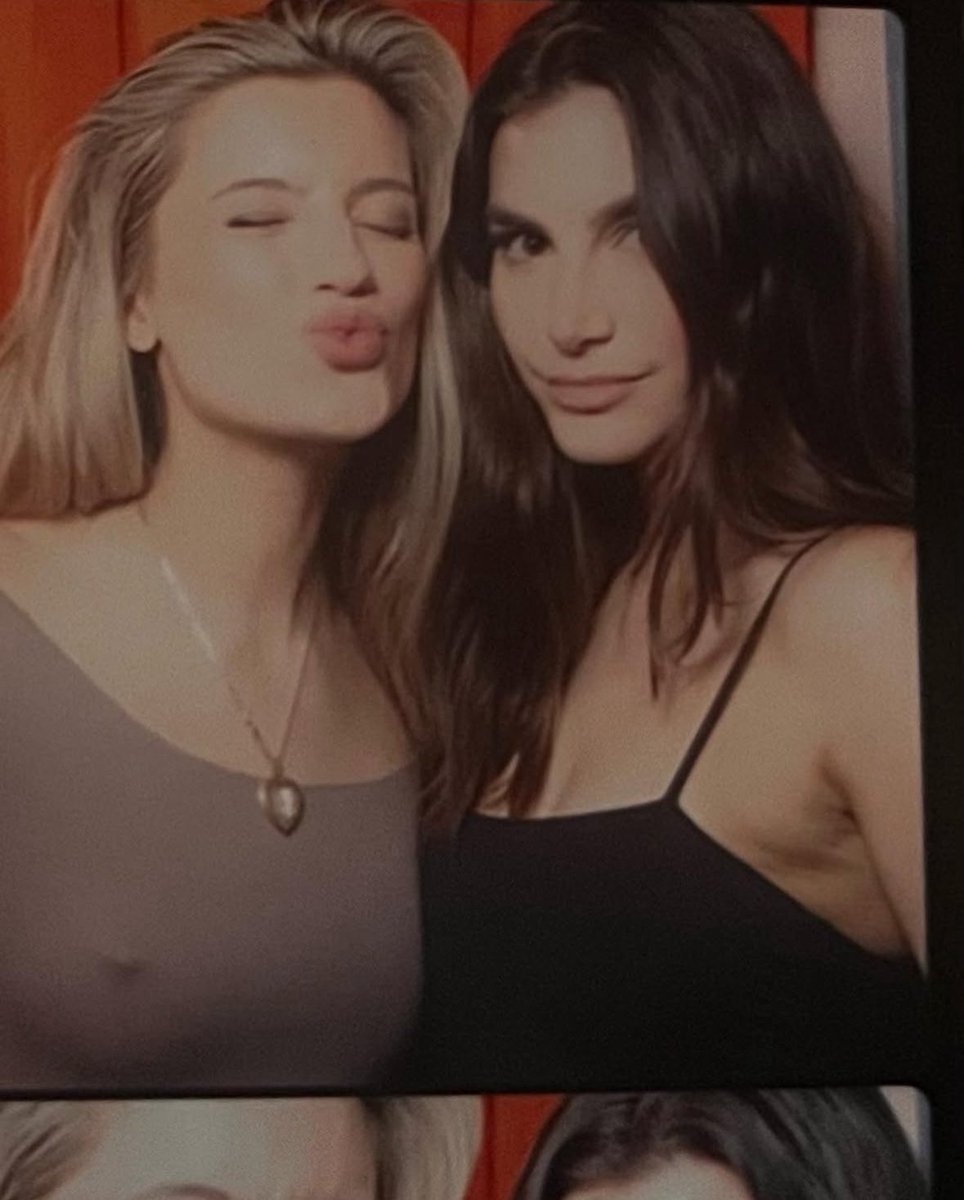 MiaHUpdates's tweet photo. 📤| unarchived by mia.healey https://t.co/JHQdKsASOE