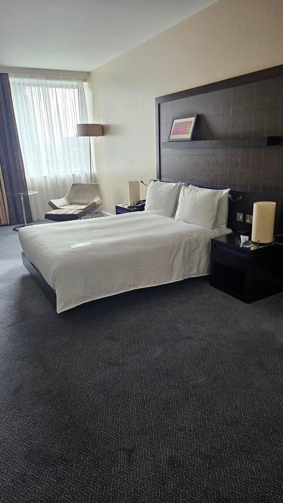 h_hkan's tweet image. Arrived at Hilton Canary Wharf and thanks so much for the delivery of Red CornerBoxing T-shirt and hat @jamsboxingchat
& @NeutralsCorner 🙏❤️👍😎 #RedCornerboxing #HiltonCanaryWharf #Boxing