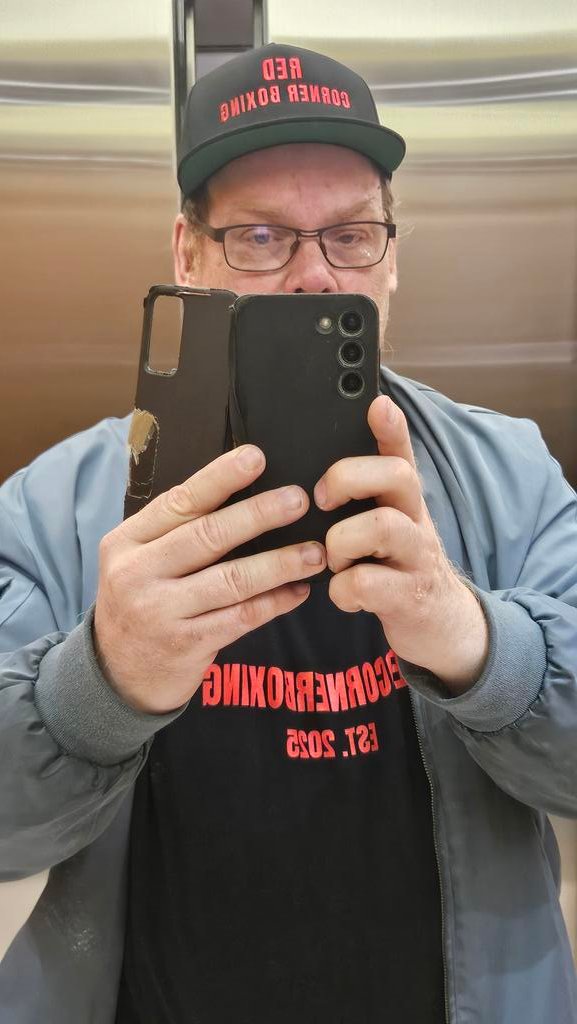 h_hkan's tweet image. Arrived at Hilton Canary Wharf and thanks so much for the delivery of Red CornerBoxing T-shirt and hat @jamsboxingchat
& @NeutralsCorner 🙏❤️👍😎 #RedCornerboxing #HiltonCanaryWharf #Boxing
