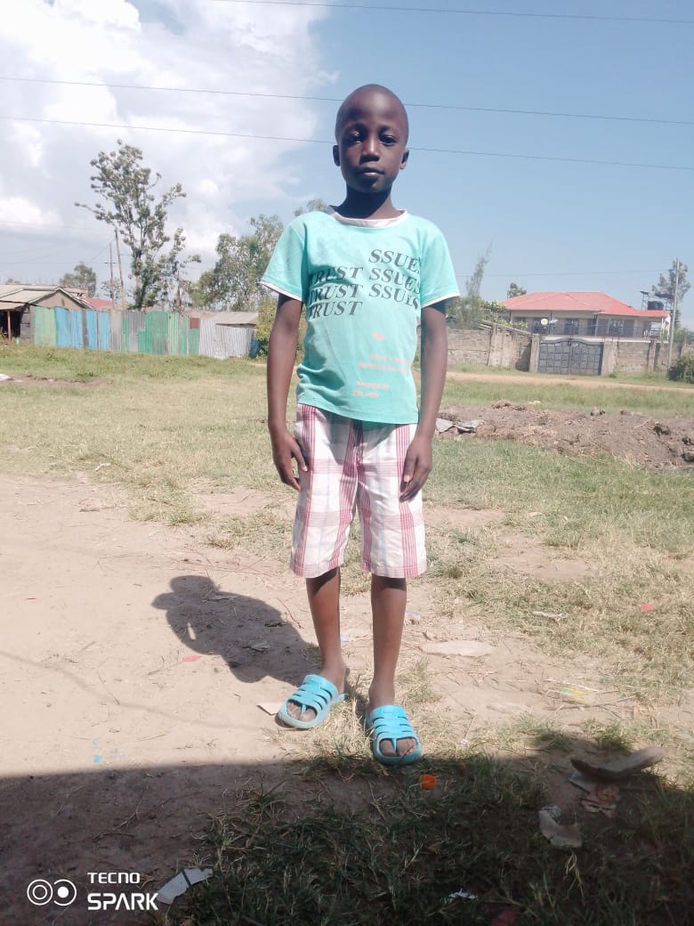 PLEASE Help! Owino konjra from Umoja 2  his son alipotea on date 16th, Hadi wa Leo hajapatikana plz mwenye amemuona plz call this Number 0714780311, he's 10 yrs old grade 4  alivaa nguo T- shirt ya white mkono n  red and jeans ya black,jina  anaitwa willice Desmond,......
