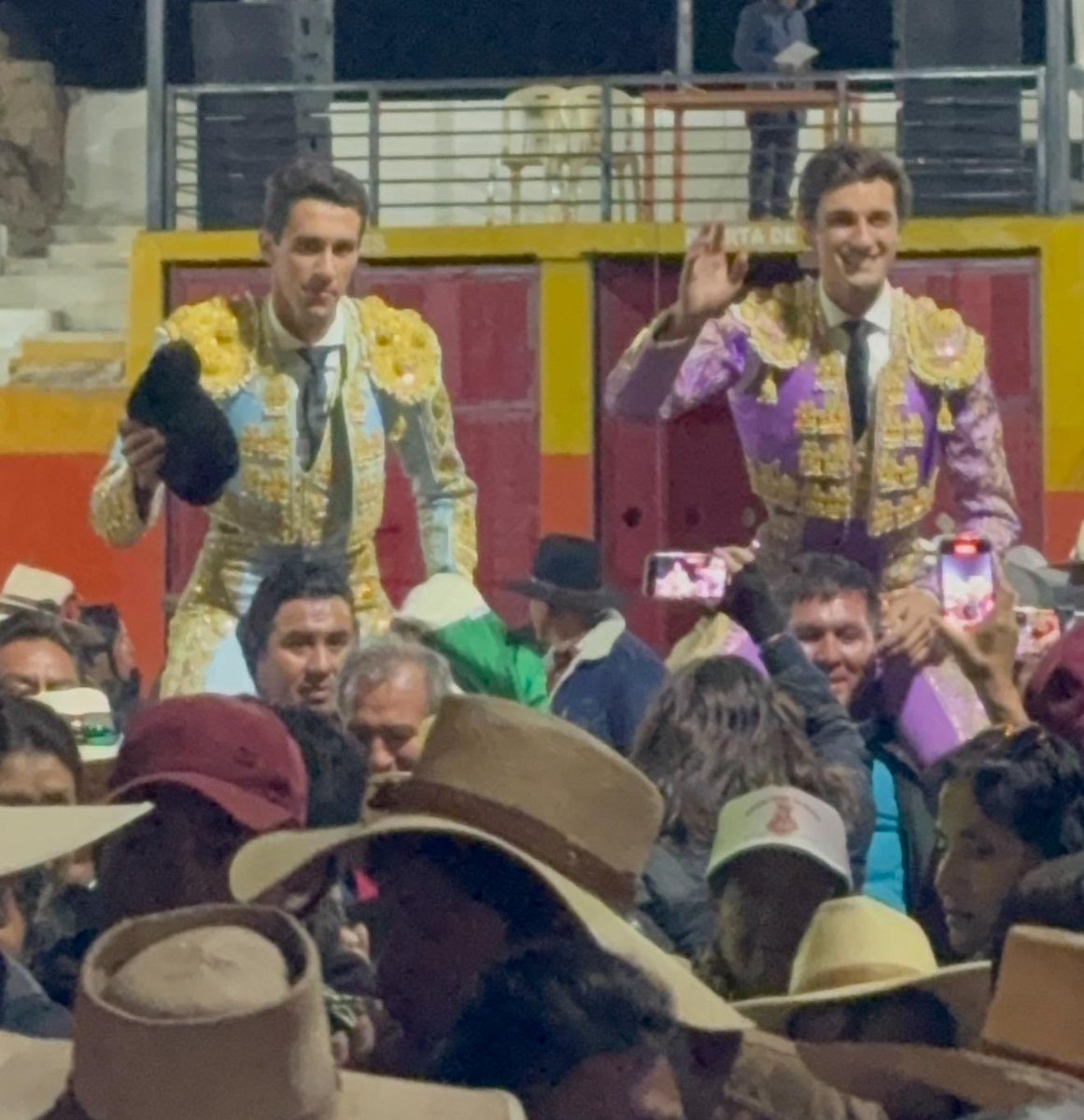 Gestión Espectáculos Toledo (@gespectatoledo) on Twitter photo Ayer en Pampacolca (Perú) <a href="/jorgemolinaa/">Jorge Molina</a> a hombros junto a su compañero y paisano <a href="/garciapulido_/">Guillermo García Pulido</a> El día 22/07/25 continuamos en Ravira 🇵🇪 Ayer en Pampacolca (Perú) <a href="/jorgemolinaa/">Jorge Molina</a> a hombros junto a su compañero y paisano <a href="/garciapulido_/">Guillermo García Pulido</a> El día 22/07/25 continuamos en Ravira 🇵🇪