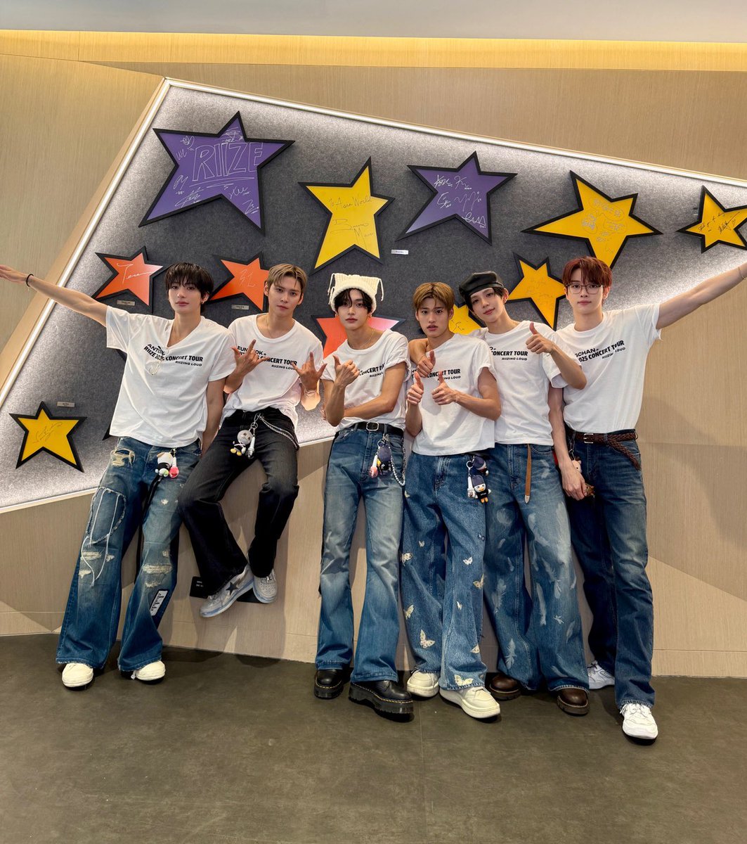 RIIZE_official's tweet image. RIIZING LOUD IN #HONGKONG ⭐️💫✨
#RIIZE #라이즈
#RISEandREALIZE
#RIIZE_CONCERT
#RIIZINGLOUD