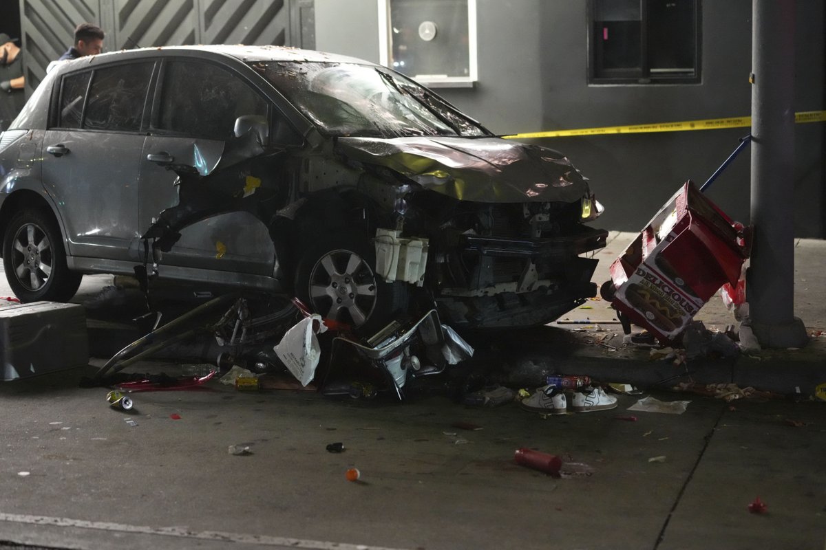 Man whose car struck crowd outside Los Angeles club, injuring 30, was shot, attacked by crowd: tinyurl.com/3hjes4hb?utm_s…