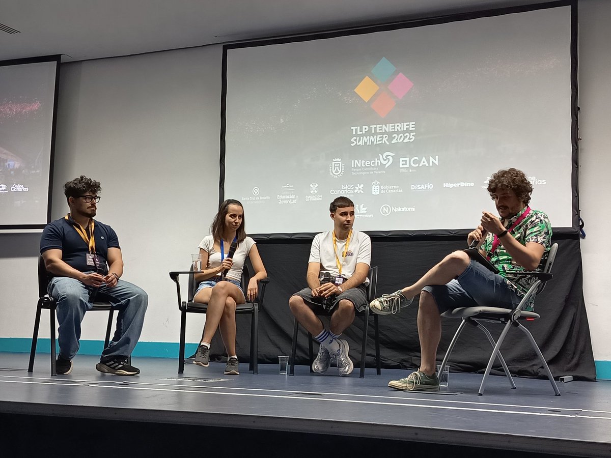 DustGamesStudio's tweet image. Today we took part in the TLP Indie Awards roundtable on Game Mechanics, with Carlos representing the team 🧩
It was a pleasure sharing the stage with @EndflameStudio, @NintaiStudios, and @RafaLagoon 🎮
#IslasCanarias #DiSAFÍO #PCTT #Tenerife #TLP2025 #IndieDev 🔥