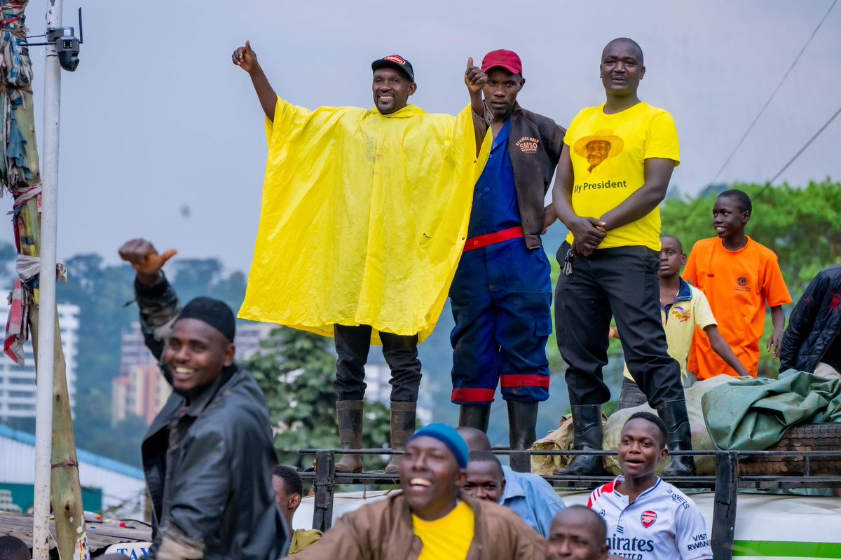 KaayaFamous's tweet image. Today, President @KagutaMuseveni , along with the First Lady, has dedicated the entire day to Nakawa Division as part of his assessment tour of the Parish Development Model for the Kampala subregion. Photo credit: @kajulijoan