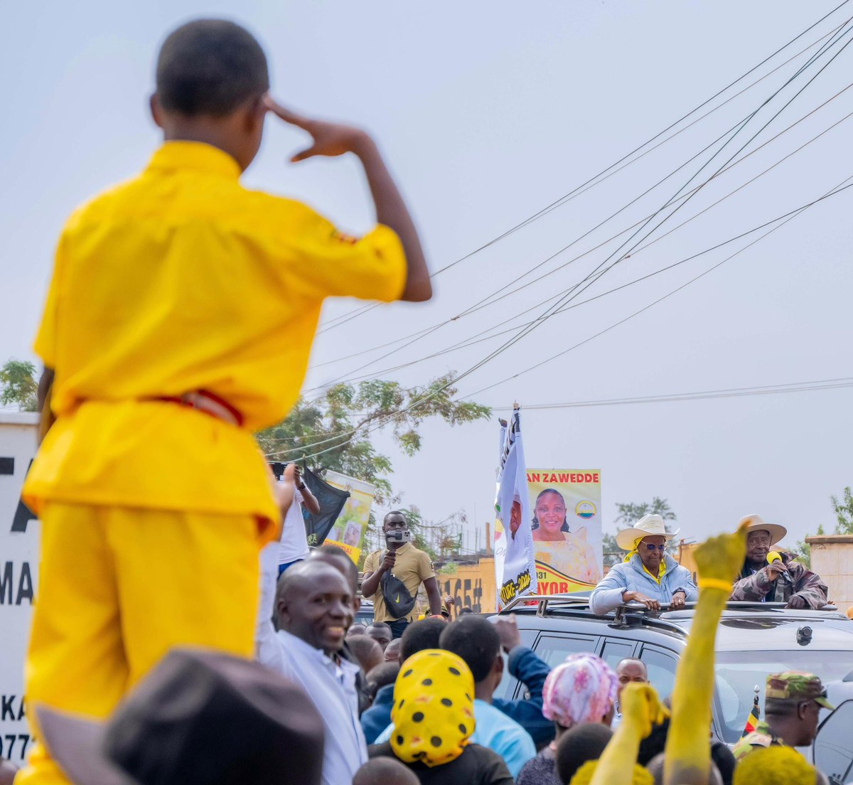 KaayaFamous's tweet image. Today, President @KagutaMuseveni , along with the First Lady, has dedicated the entire day to Nakawa Division as part of his assessment tour of the Parish Development Model for the Kampala subregion. Photo credit: @kajulijoan
