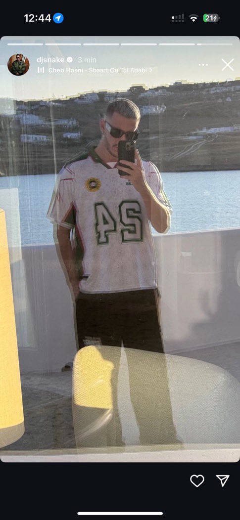 neilbgg's tweet image. Pitié quelqu’un a la ref du maillot de l’Algérie qu’à porté DJ Snake en story svp il est magnifique