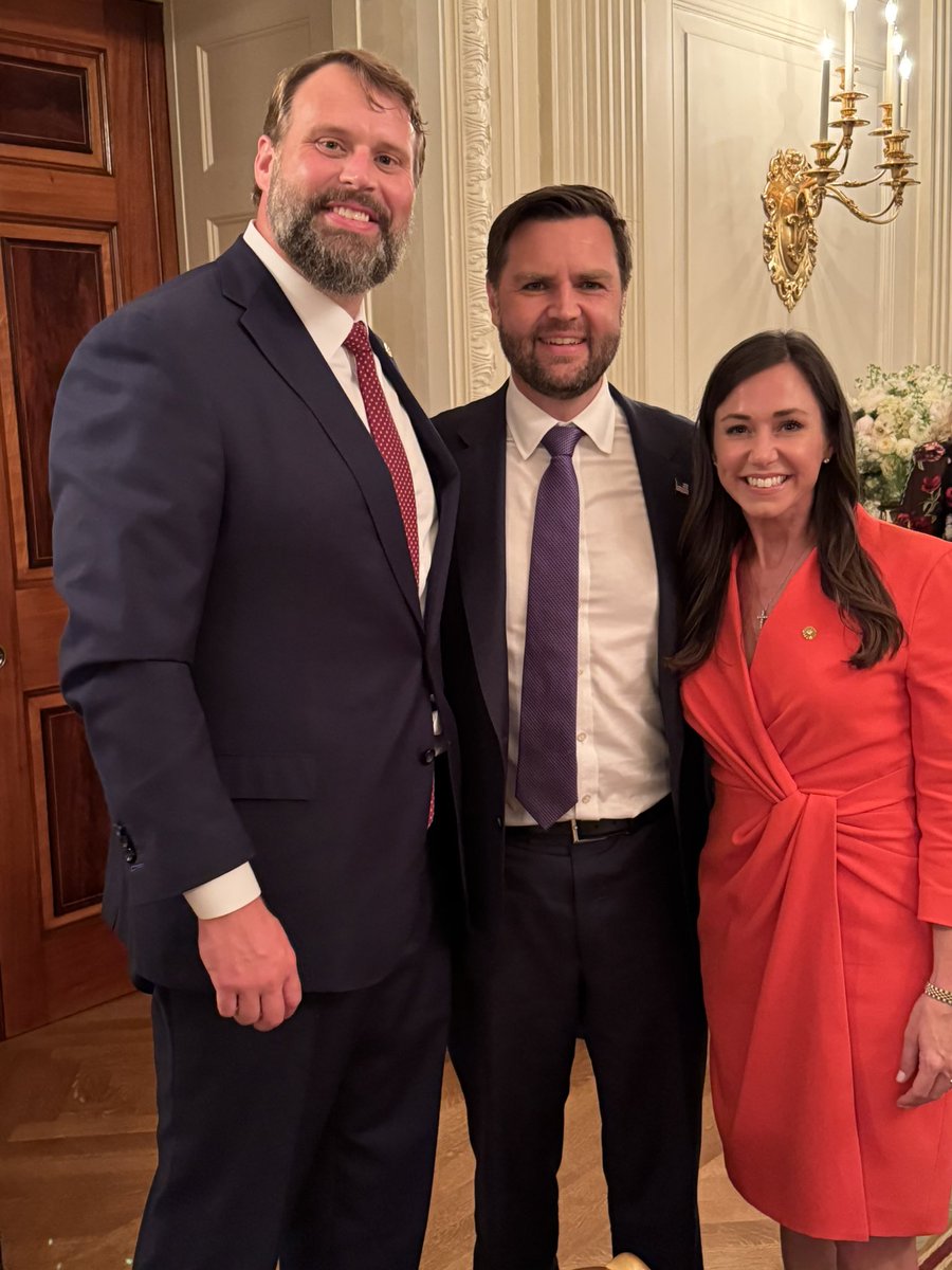 SenKatieBritt's tweet image. Last night, we celebrated the many accomplishments @POTUS and Republicans have delivered in just 6 months for the American people. It’s an honor to work alongside my colleagues and President Trump on behalf of Alabamians to Make America Great Again!