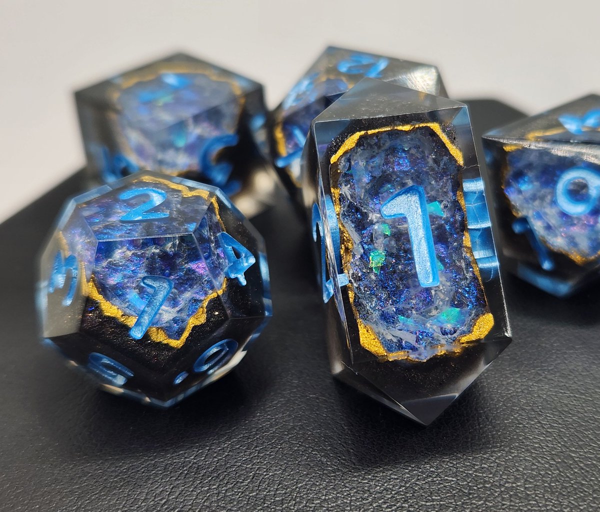 Sinnamon_Dice's tweet image. Dice Shop has been restocked! Art Nouveau is back and with new number options
#dnd #ttrpg #handmadedice #dice #dungeonsanddragons
etsy.com/shop/SinnamonR…