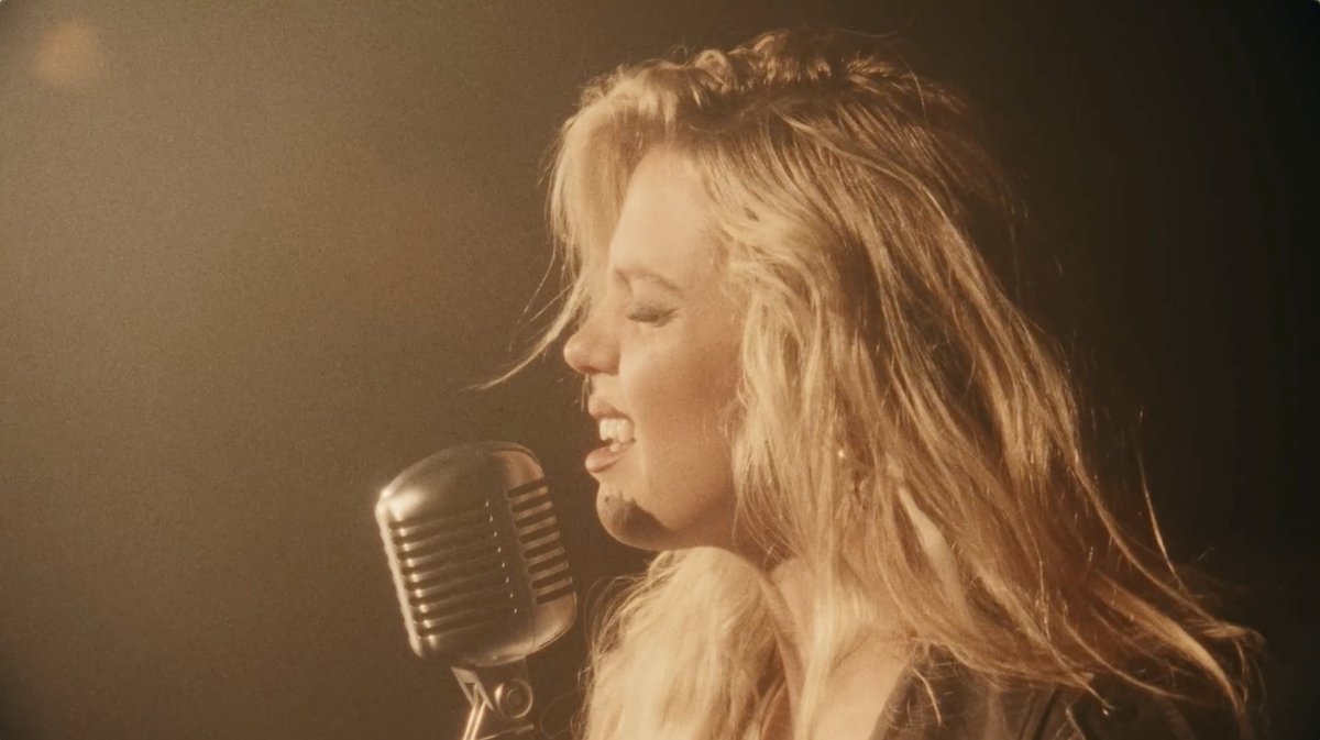 MTV's tweet image. If anyone needs me, I'm still here! I'm just obsessing over @reneerapp ★