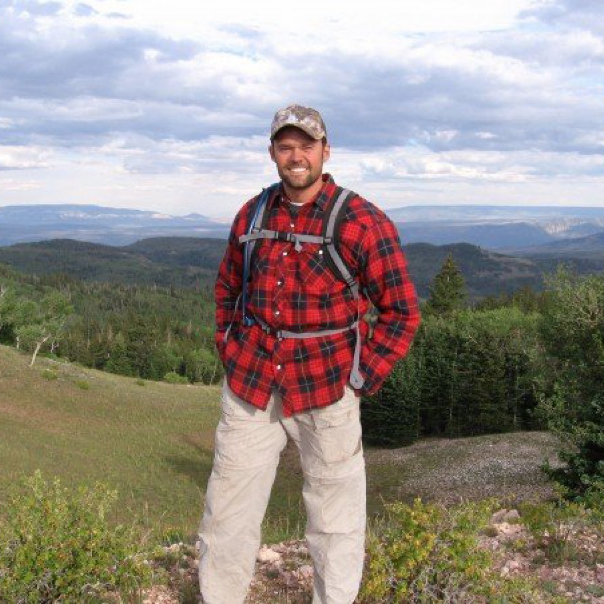 starkeyhearing's tweet image. If you’ve ever felt like your hearing loss might keep you from doing what you love—don’t believe it. Learn how life-long hearing aid user Justin Osmond, who has severe-to-profound hearing loss, stays wild, active, and free in his latest blog: brnw.ch/21wUgVR.