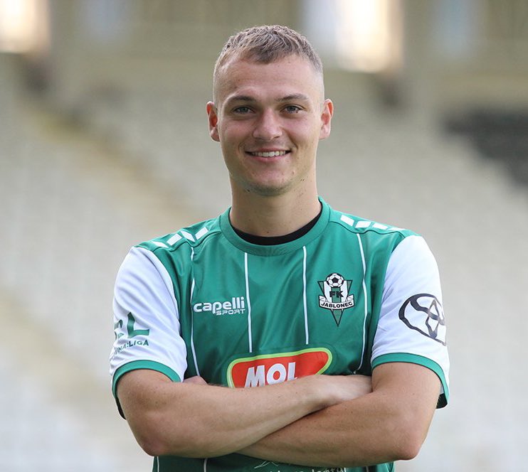🚨𝐀𝐊𝐓𝐔𝐀́𝐋𝐍𝐄̌: Matěj Polidar opouští Spartu a odchází do Jablonce na přestup. Do vzájemného utkání ale ještě nastoupit nemůže! ⚔️🍏