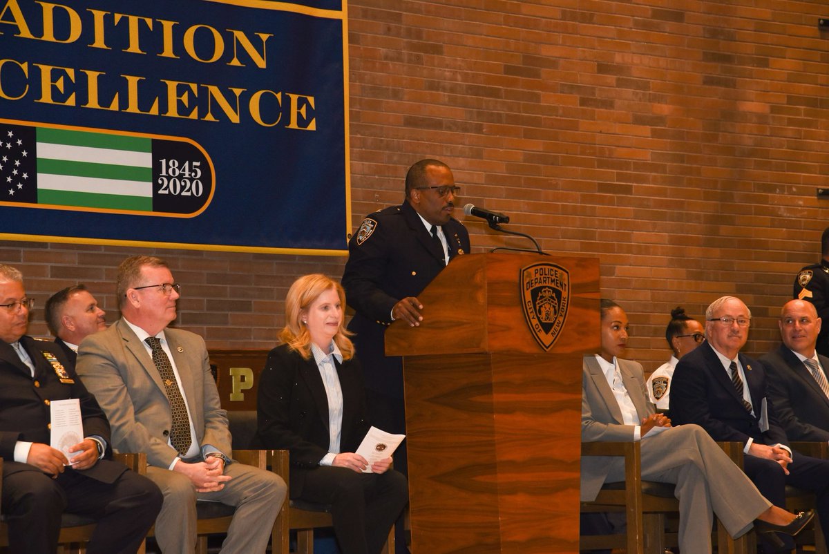 NYPDnews's tweet image. Congratulations to all of our newly sworn-in Police Communications Technicians.

These fellow New Yorkers are the first voice you hear when you call 911 for assistance.

Thank you for answering the call.