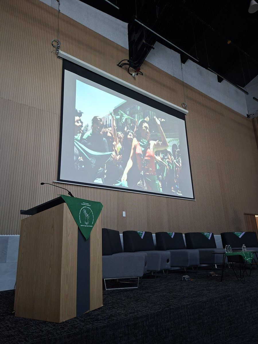 Así vivimos el Conversatorio por el Aniversario de la despenalización del aborto en Puebla. 💚

¡Un agradecer con todas las que acudieron al llamado e hicieron de este un espacio de memoria, reconocimiento y ternura! 💫

#AbortoLegalPuebla