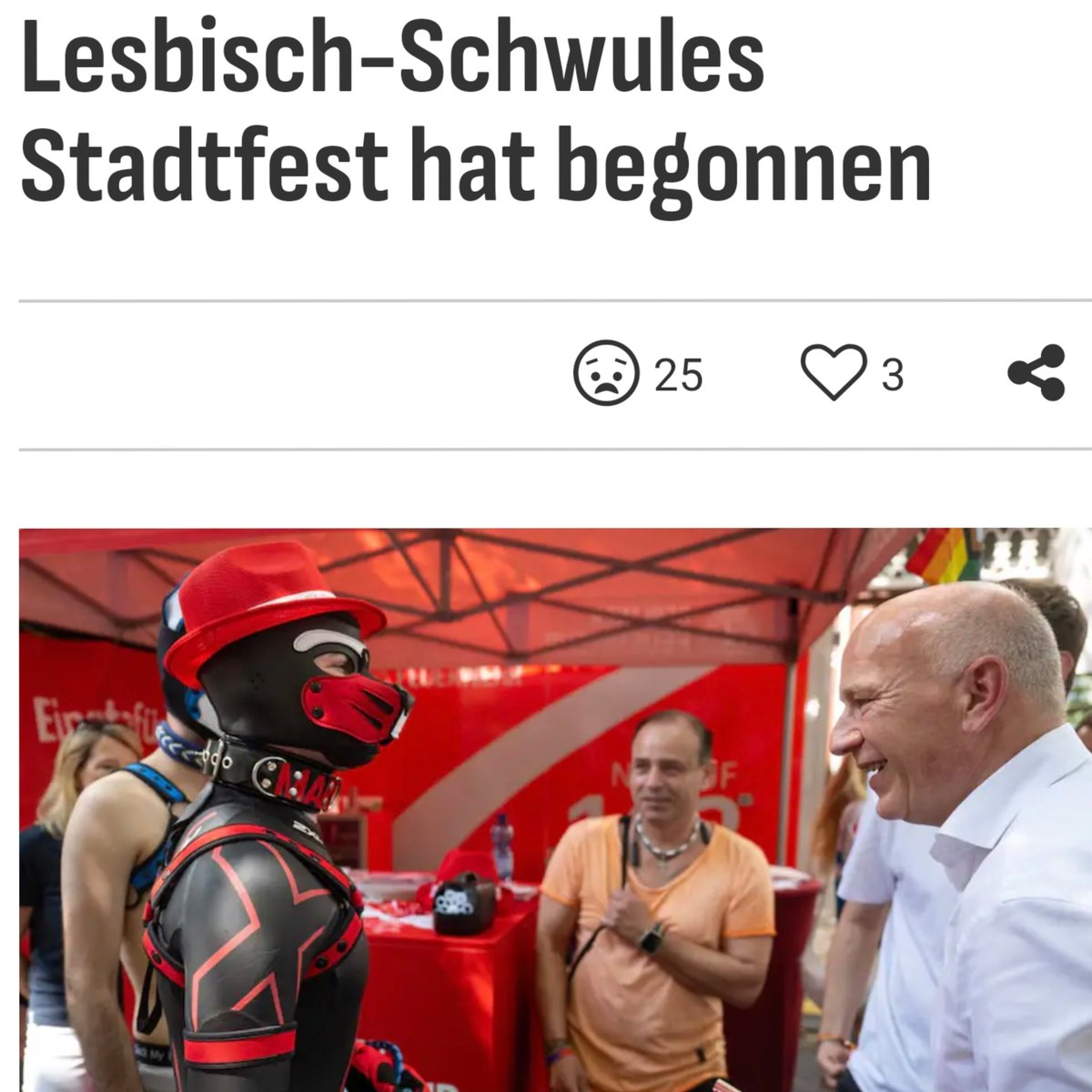 Staatsfaint's tweet image. bz-berlin.de/ticker/lesbisc…
Keine Ahnung,was das mit schwul o lesbisch zu tun hat?
Für mich ist das eher Fetisch.
Kann auch jeder haben. Zuhause.
Muss man mir nur nicht täglich ins Gesicht klatschen.
Auch meine Toleranz hat Grenzen.