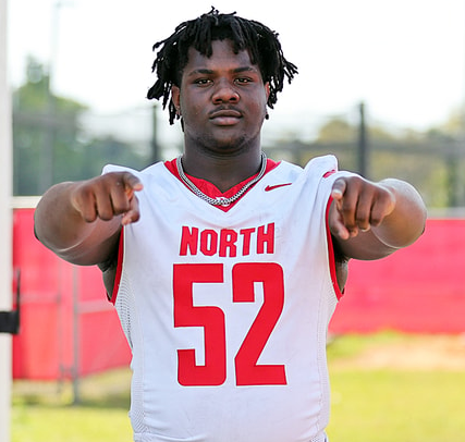 James “JJ” Johnson 6'3 285 DL '26🤘Commit
⭐️⭐️⭐️⭐️
Explosive ✅
Twitch/Motor ✅
POWER✅
Multi-Sport Athlete ✅