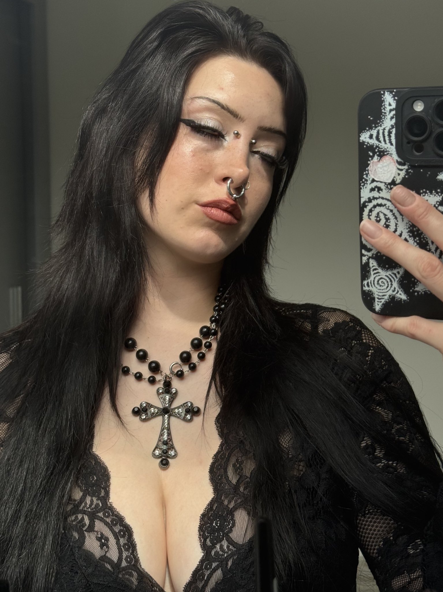 柚子です₊⁎⁺˳✧༚ 𝔞𝔟𝔟𝔦𝔢ִֶָ𓂃 ࣪˖ ִֶָ🥀་༘࿐ (@sn0wh1tequeen) / X