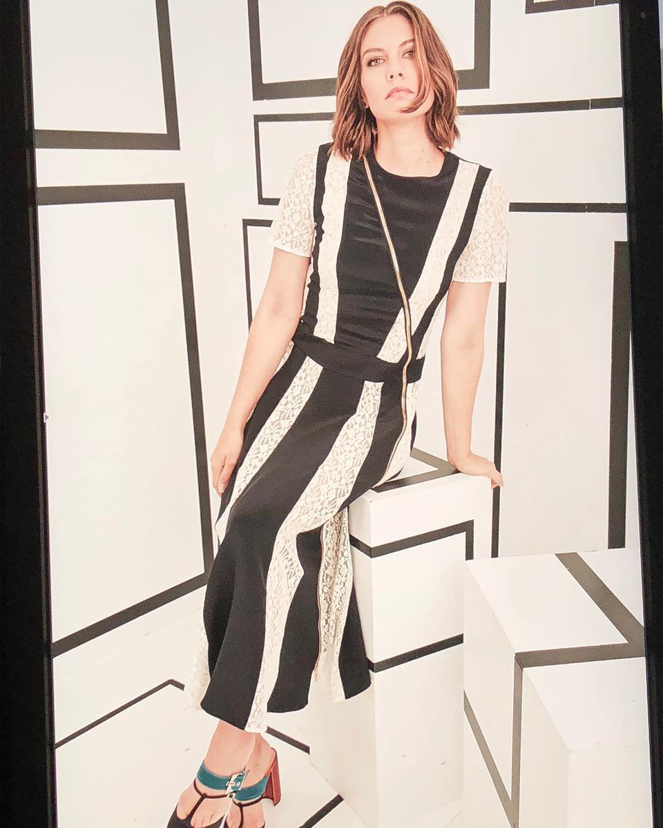 cohanvc's tweet image. this look is something so serious to me