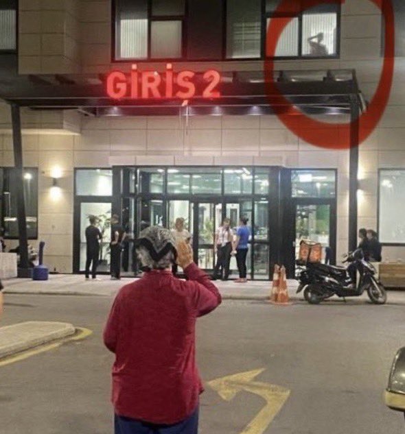 Son dönem tutuklama dalgaları filli cezalandırmanın ötesinde sistematik işkenceye dönülmüş durumda. Beylikdüzü belediye başkanı Murat Çalık ve Ayşe Barım’ın ağır rahatsızlıklarına rağmen tahliye edilmemeleri işkence niteliği kazanmış durumda. 

✅Öte yandan ağır suçlu PKK’lıların