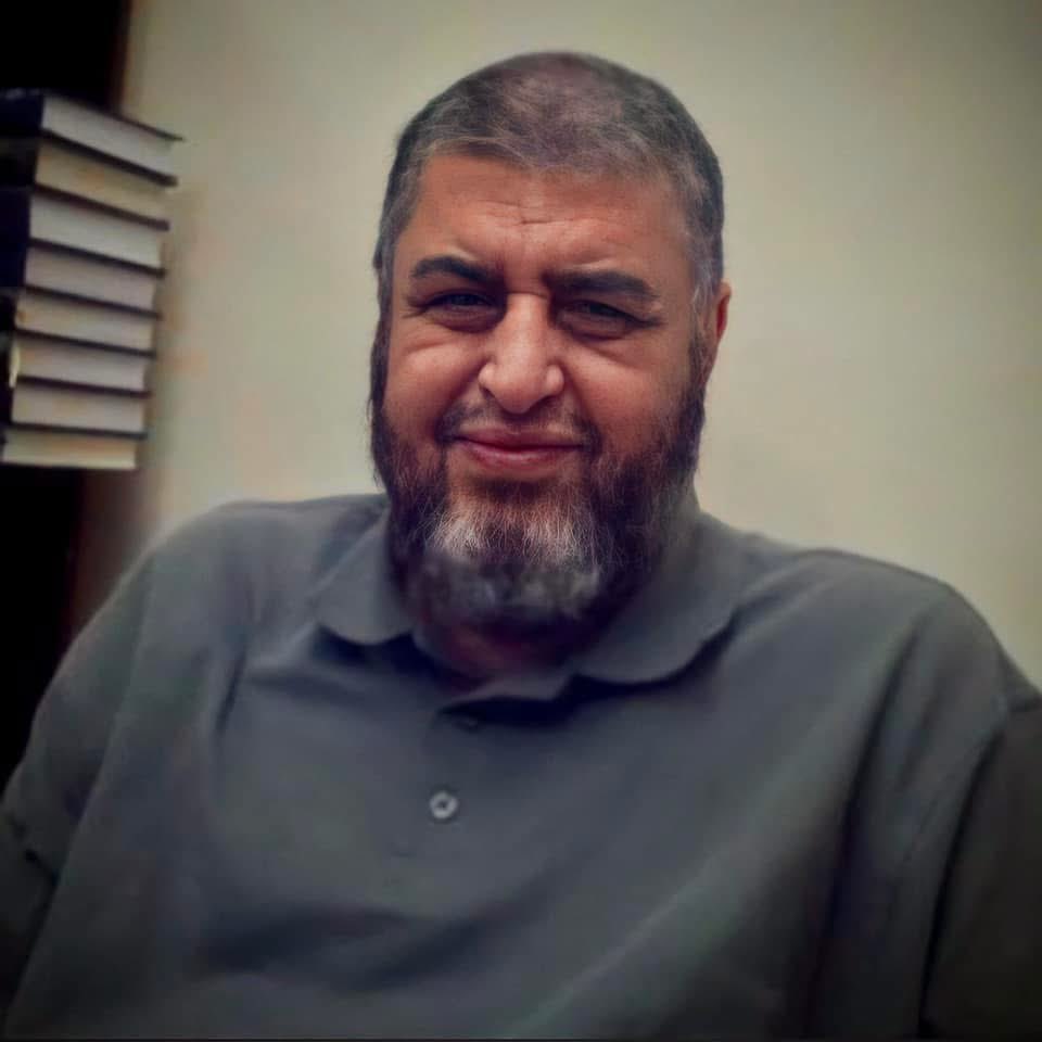 جدو عنده جلسة نطق بالحكم بكرة
جدو منعرفش عنه حاجة بقالنا سنين حرفيا 
جدو ممنوعين من زيارته من ٢٠١٥ واخر جلسة شوفناه فيها من ٧ سنين
 جدو بيتعزل حتى يوم الجلسة ومش بيطلعوه القفص عشان لا يشوف حد ولا حد يشوفه!
بمجرد التفكير مش مستوعبة انه بقاله ١٢ سنة في إنفرادي!
جدو وحشنا اوي والله