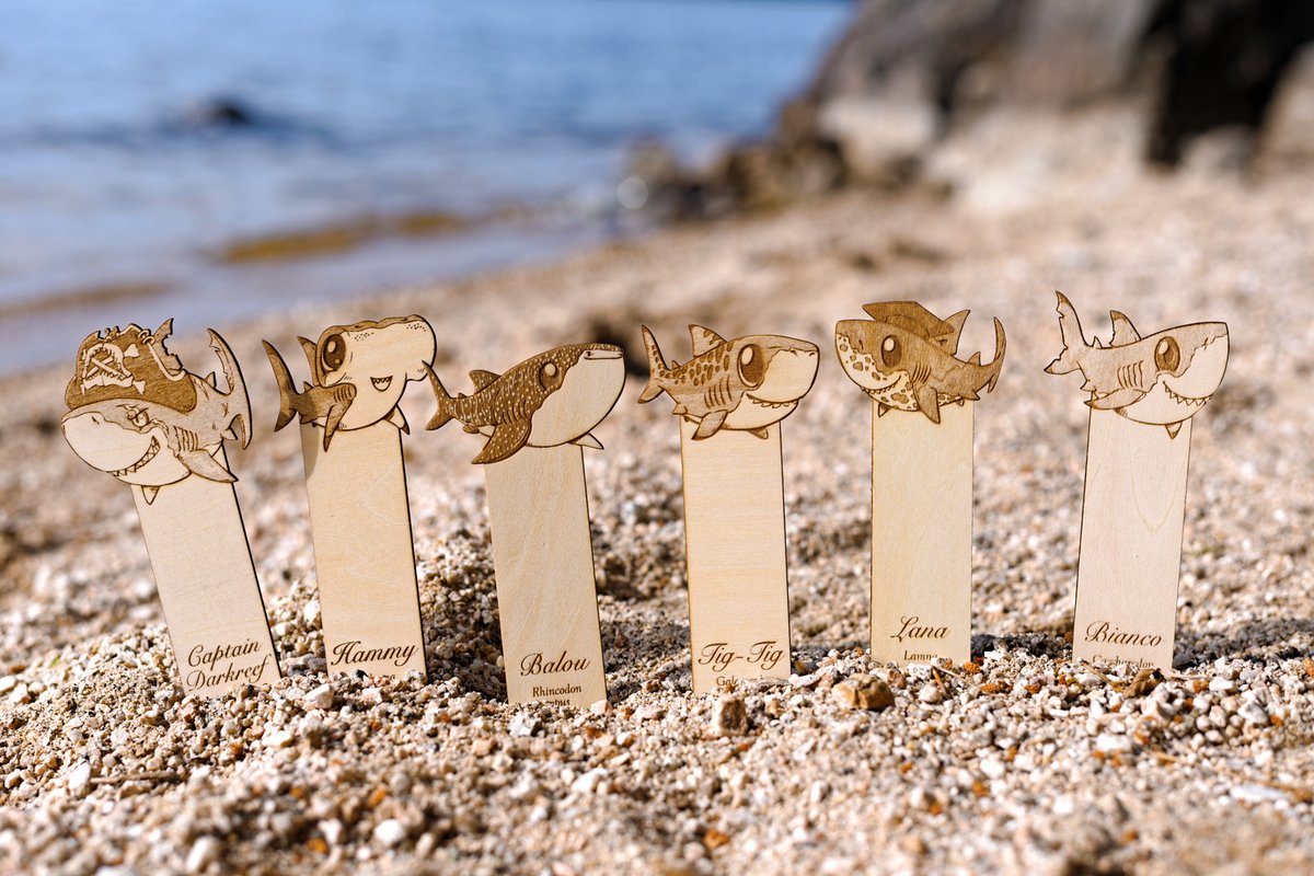 "Pas mal non ? C'est Français !"🇫🇷

These new wood products are made entirely by ourselves, in our house ! Lovely Shorks bookmarks and a standee of your favourite monster, Manticorgi

They are available in our new shop, so don't hesitate to take a look (link in bio and comments)