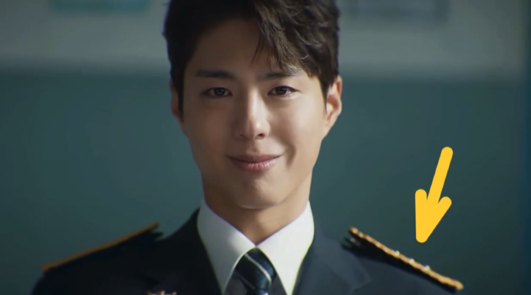 evelinlight's tweet photo. I don't think there will be a sad ending, we literally get spoilers in the teaser, we see a smiling DJ, where you can see how instead of 2 stars on his shoulder straps he has 3.And Hanna will also be fine and we will see her in the special forces

#KimSoHyun #ParkBoGum #Goodboy https://t.co/8jJTHnnXcC