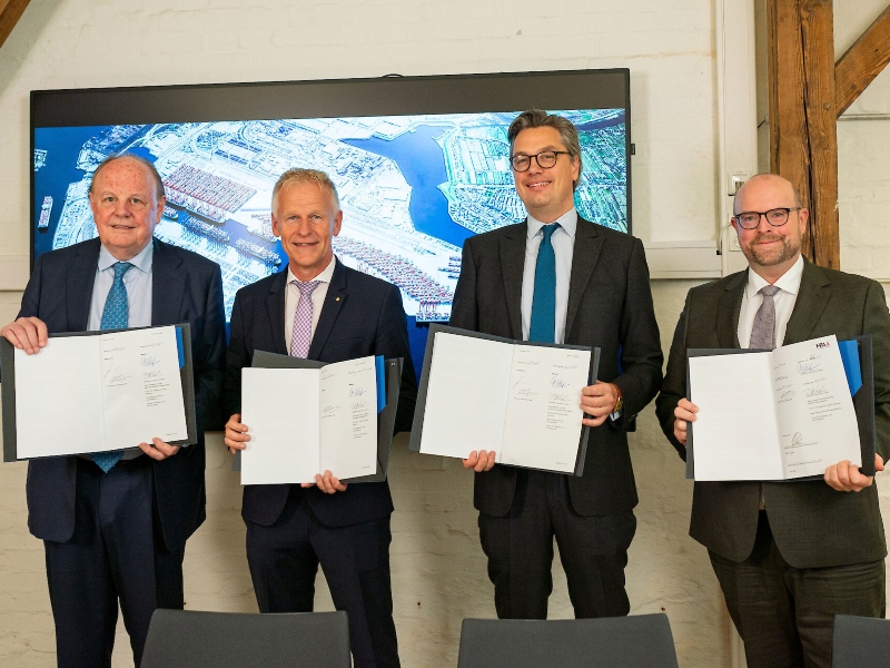 SurComex's tweet image. Noticias de Mar y Tierra (Del 15 al 22 Julio 2025)
Hamburgo invierte 1.100 millones en la ampliación de la infraestructura portuaria
revistamaritima.com/2025/07/19/not… via @MFuentesP