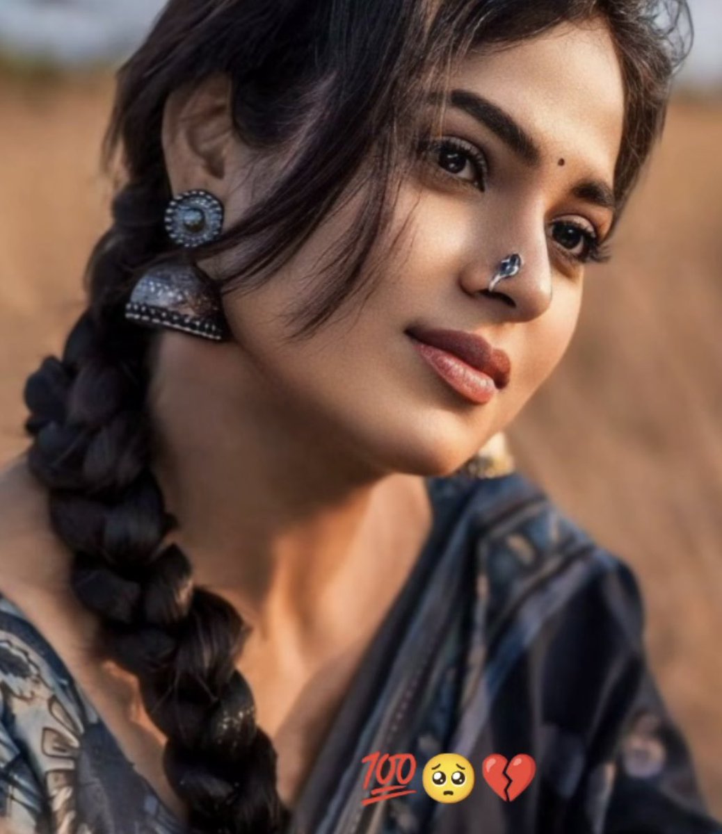 manuneha358's tweet image. सब्र है क्यूकि,
सुना है वो सबकुछ छीन कर,
बहुत कुछ देता है…!!🙁