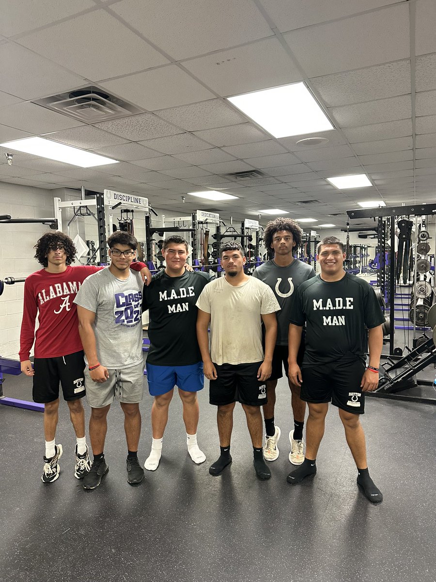 Big shout out to these guys for coming up this morning on their day off to straighten up racks in the weight room. 
#AllGasNoBrakes #EATTNT #deepwater