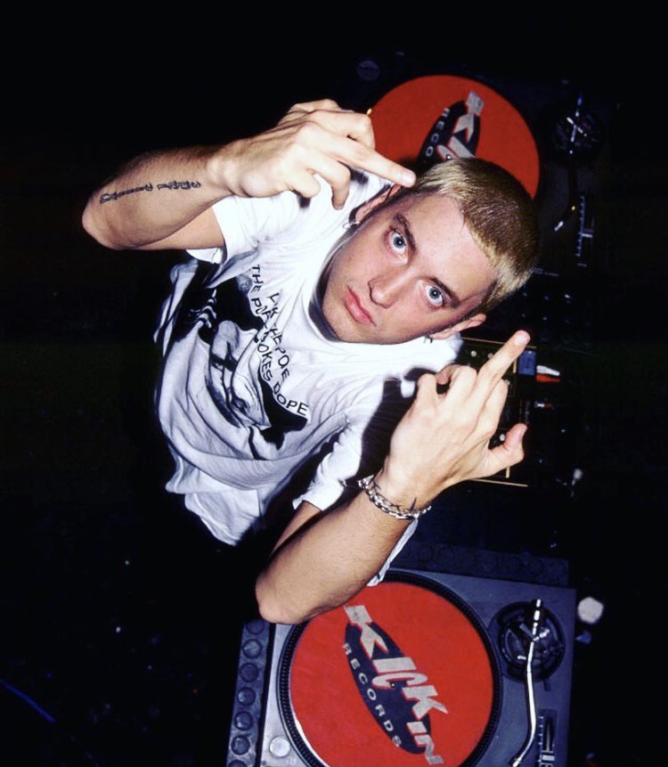 TheSIimShadyLP's tweet photo. Eminem, (1999).
📸: Ed Sirrs https://t.co/2fsSOqaHnT