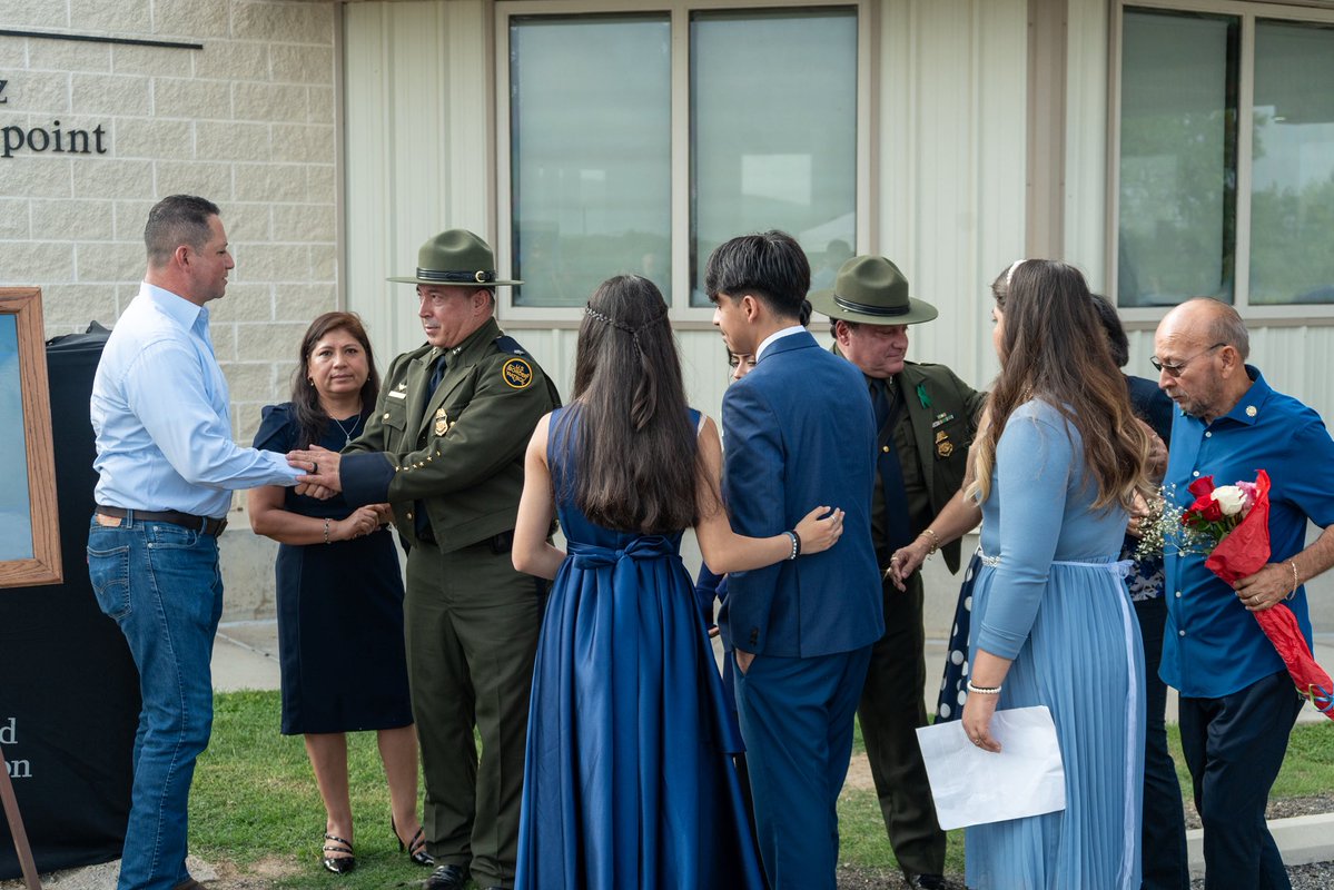 RepTonyGonzales's tweet image. Last year, my bill to rename the Uvalde Border Patrol Checkpoint after Agent James Dominguez was signed into law. Agent Dominguez tragically passed away in the line of duty in 2012.
Grateful to commemorate the renaming of the Uvalde Border Patrol Checkpoint in his honor this…