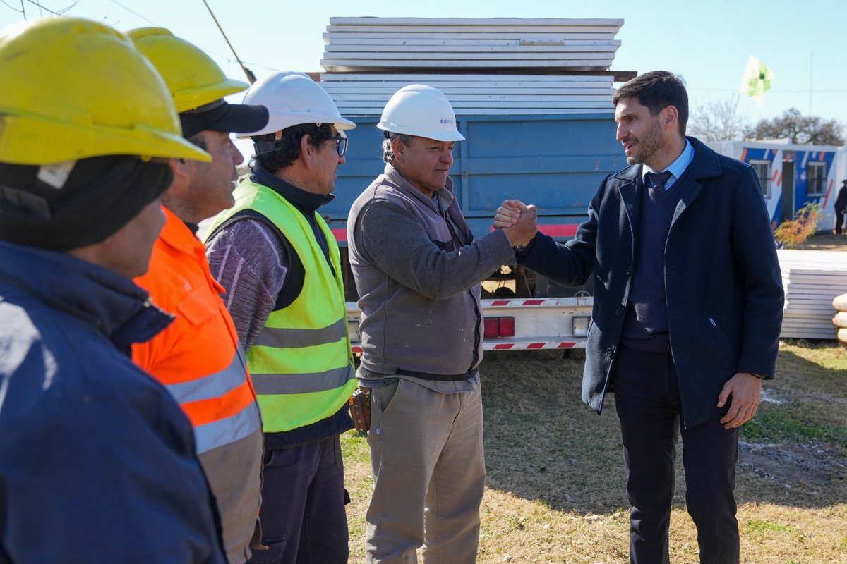 GobSantaFe's tweet image. 🏗️¡Así será la obra de la primera Estación Policial en la ciudad de Santa Fe!
Esta obra marca un cambio de paradigma en el sistema de seguridad provincial ya que busca transformar el patrullaje y mejorar la seguridad en la capital provincial. Forma parte del Plan de…