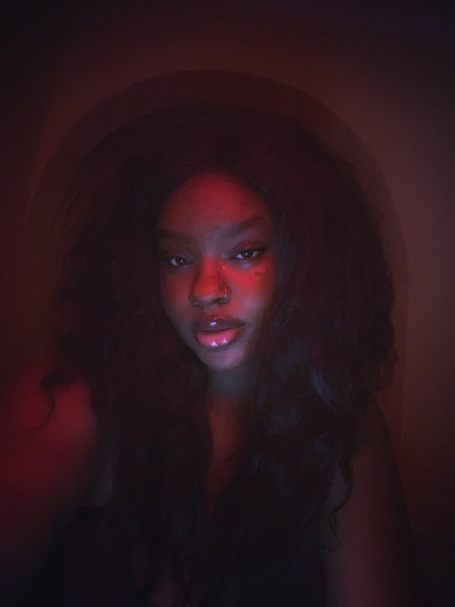 debauraaa's tweet image. Just me and my teeth against the world😂💕