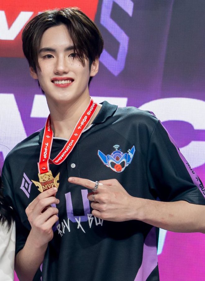 twnti3s's tweet image. ลิ้มปัญญากุล เค้ามี DNA champion จริงๆ
เกิดมาเพื่อเป็นพี่พระเอก
เกิดมาเพื่อเป็นแชมเปี้ยน
เอาสุด โคตรจะ golden medal brothers ✨

#PHUTATCHAI 🏅        #PEEMTANAT 🏅